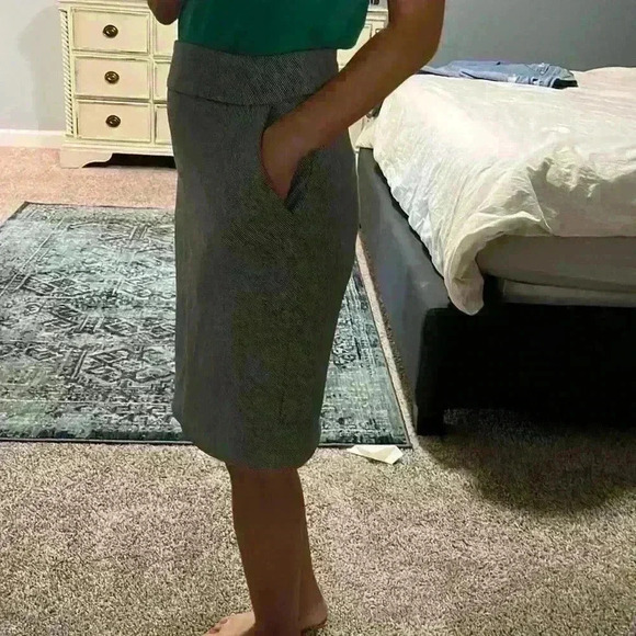 Express pencil skirt - Picture 2 of 4